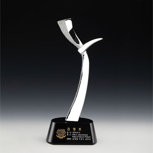 블랙크리스탈 크롬트로피BA011