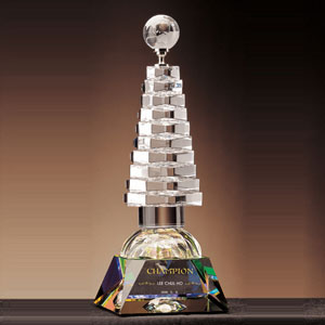 크리스탈트로피T702